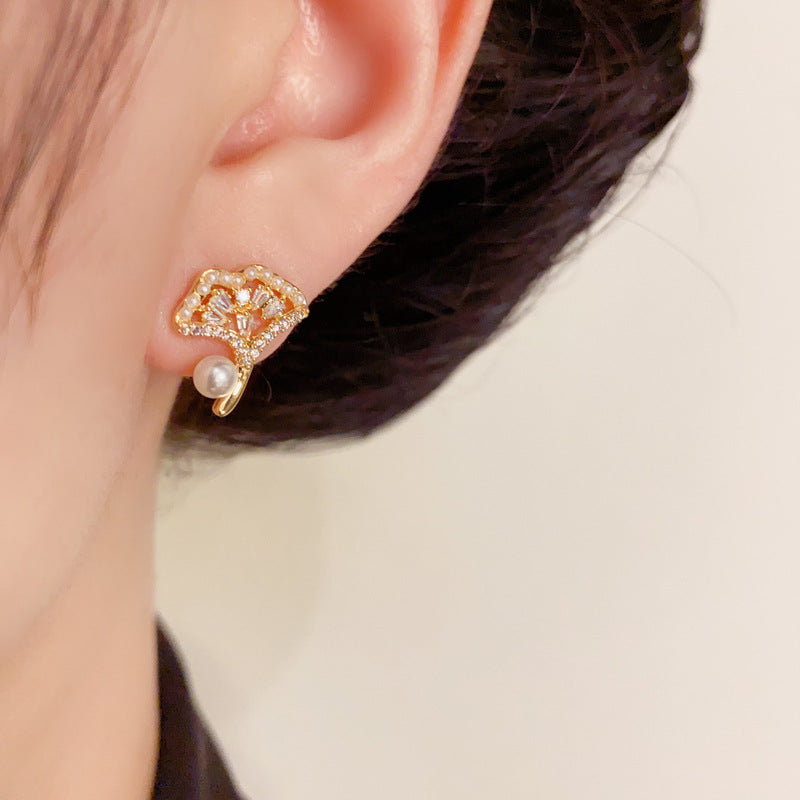 Luxury Full-Zircon Pearl Ginkgo Leaf Stud Earrings – Elegant Design