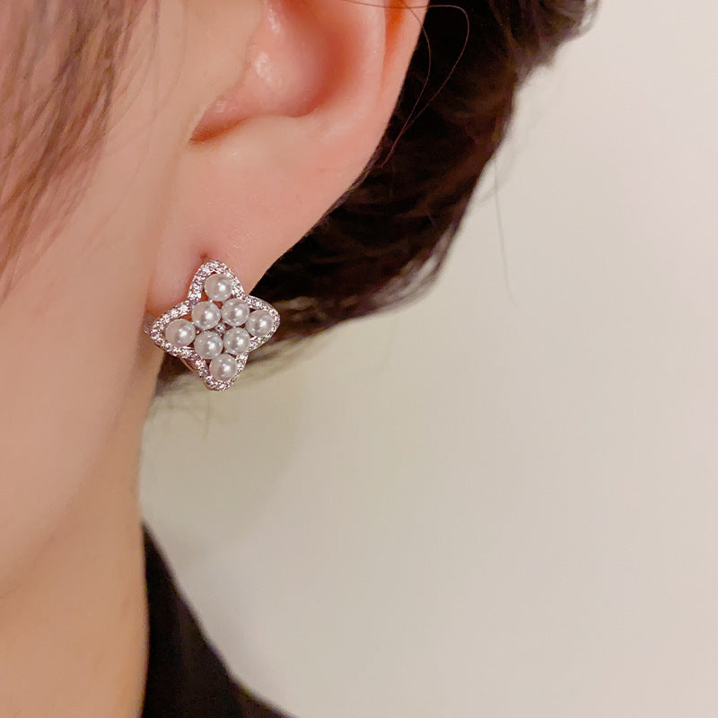 Elegant Micro-Zircon & Pearl Four-Leaf Flower Earrings – Floral Design