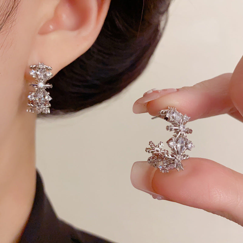 Luxury Full-Zircon Snowflake C-Hoop Earrings – Elegant Design