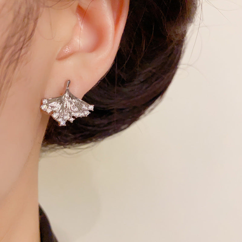 14K Gold Luxury Zircon Ginkgo Leaf Stud Earrings – Elegant Design