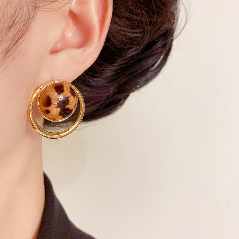 Elegant Leopard Print Metal Round Stud Earrings – Geometric Design