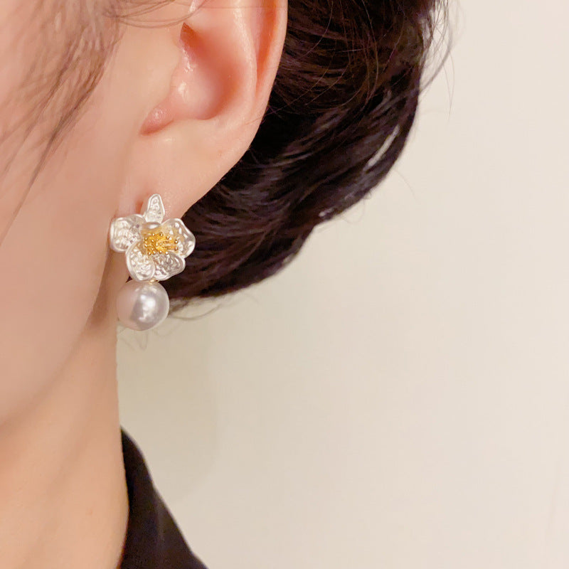 Luxury Metal Petal Pearl Drop Earrings – Elegant Floral Design