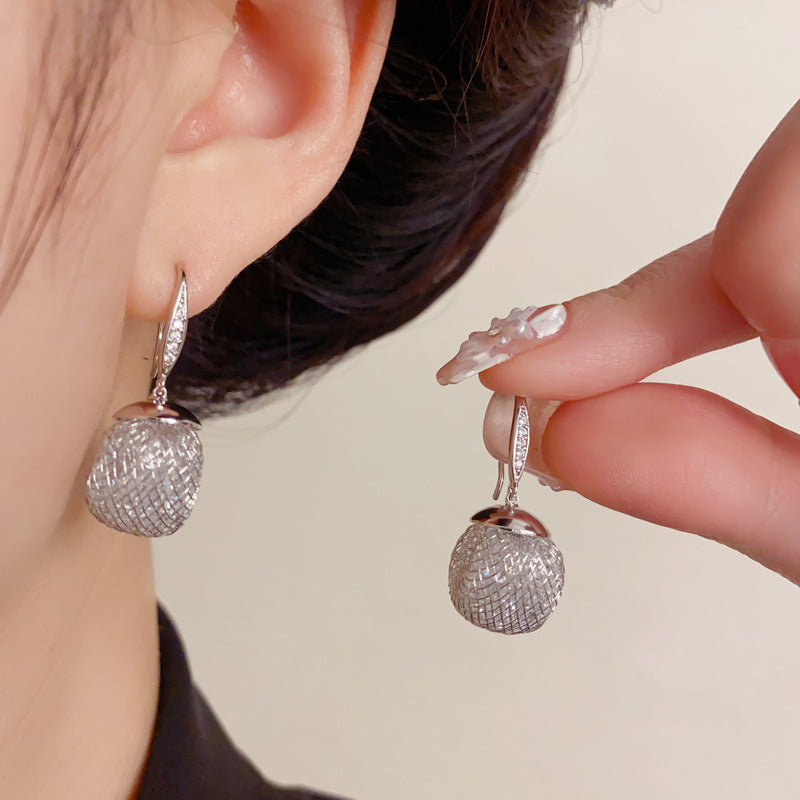 Elegant Metal Mesh Round Drop Earrings – Retro Geometric Design
