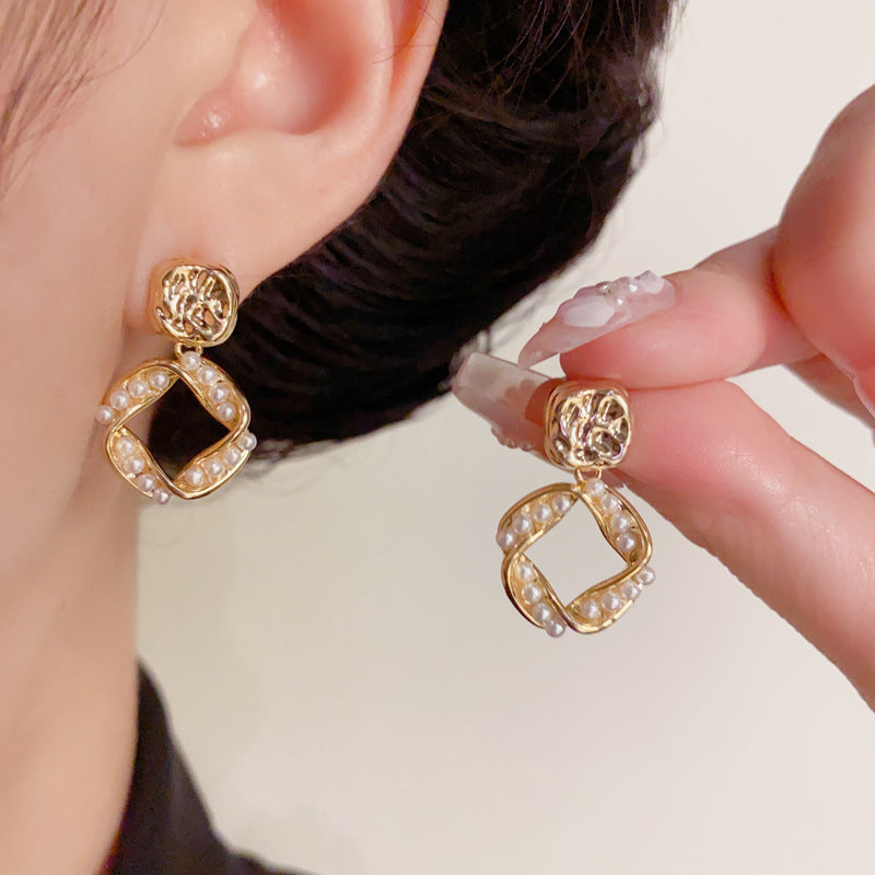 Luxury Metal Square & Pearl Geometric Drop Earrings – Elegant Design