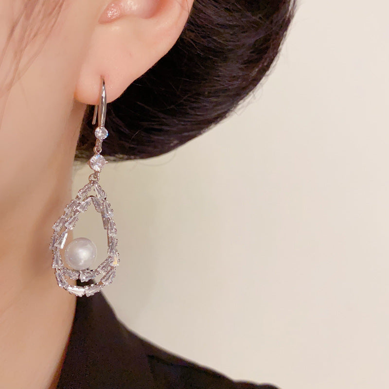 Luxury Zircon Droplet & Pearl Drop Earrings – Nature-Inspired Design