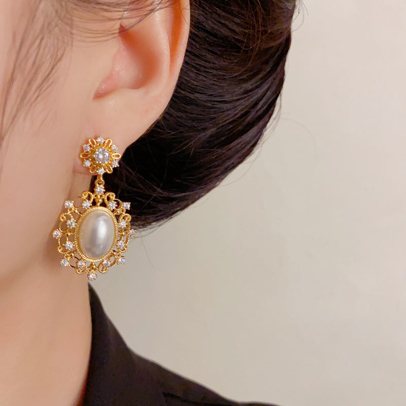 Luxury Rhinestone Pearl Oval Petal Drop Earrings – Elegant Design
