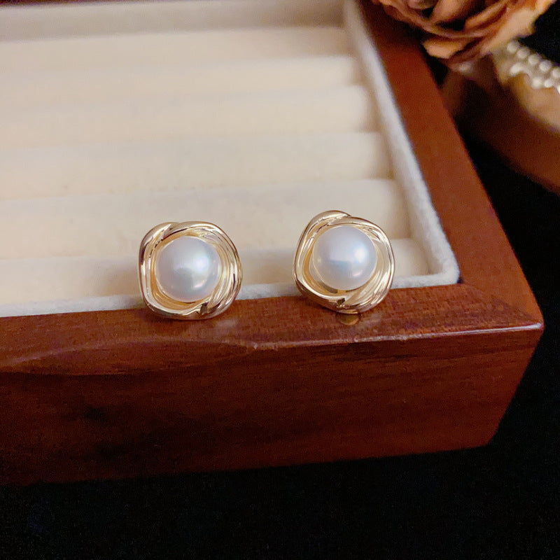 Irregular Metal & Freshwater Pearl Stud Gold Earrings – Elegant Design