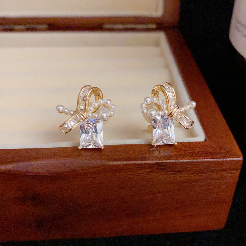 14K Gold Zircon Bow Square Crystal Ear Clip - Chic Elegance Design