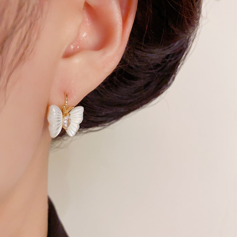 Luxury Mother-of-Pearl Butterfly Ear Cuff Earrings – Elegant Design