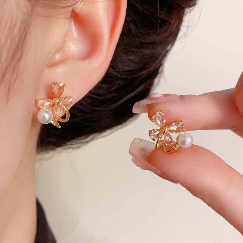 14K Gold Champagne Butterfly Pearl Stud Earrings – Elegant Design