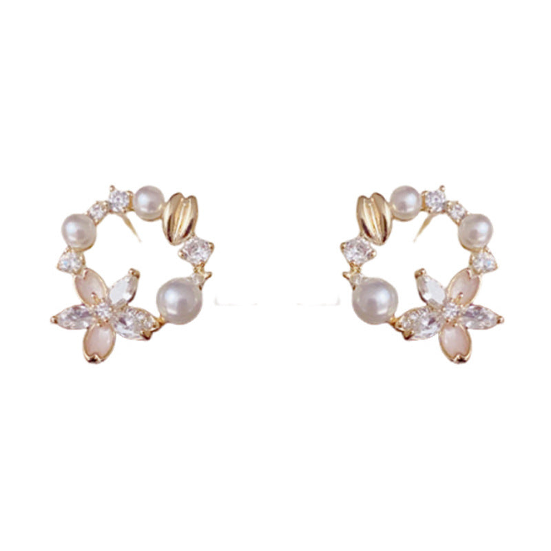 Luxury Zircon Flower & Pearl Round Stud Gold Earrings – Elegant Design