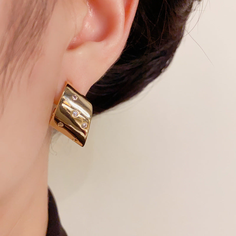 Elegant Zircon Irregular Metal Earrings – Geometric Design