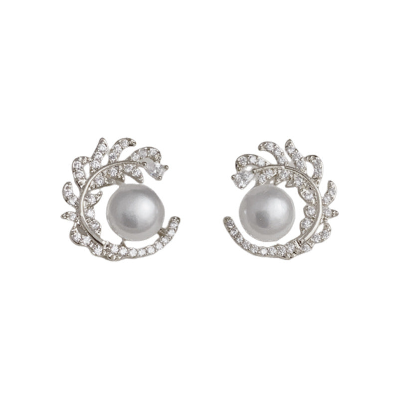 14K Gold Feather Pearl Stud Earrings – Sparkling Minimalist Design