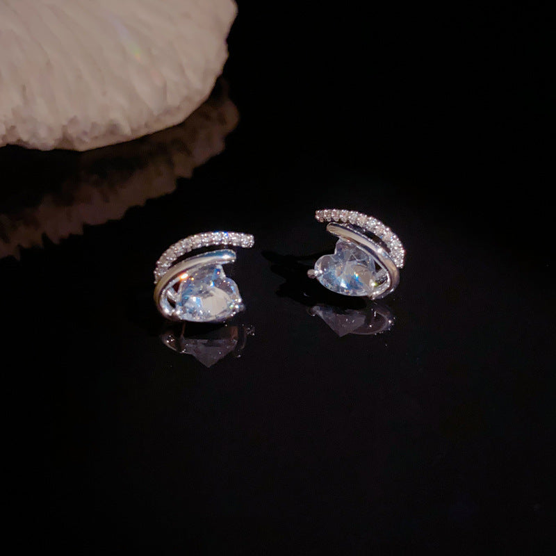 Luxury Zircon Geometric Heart Stud Earrings – Elegant Design