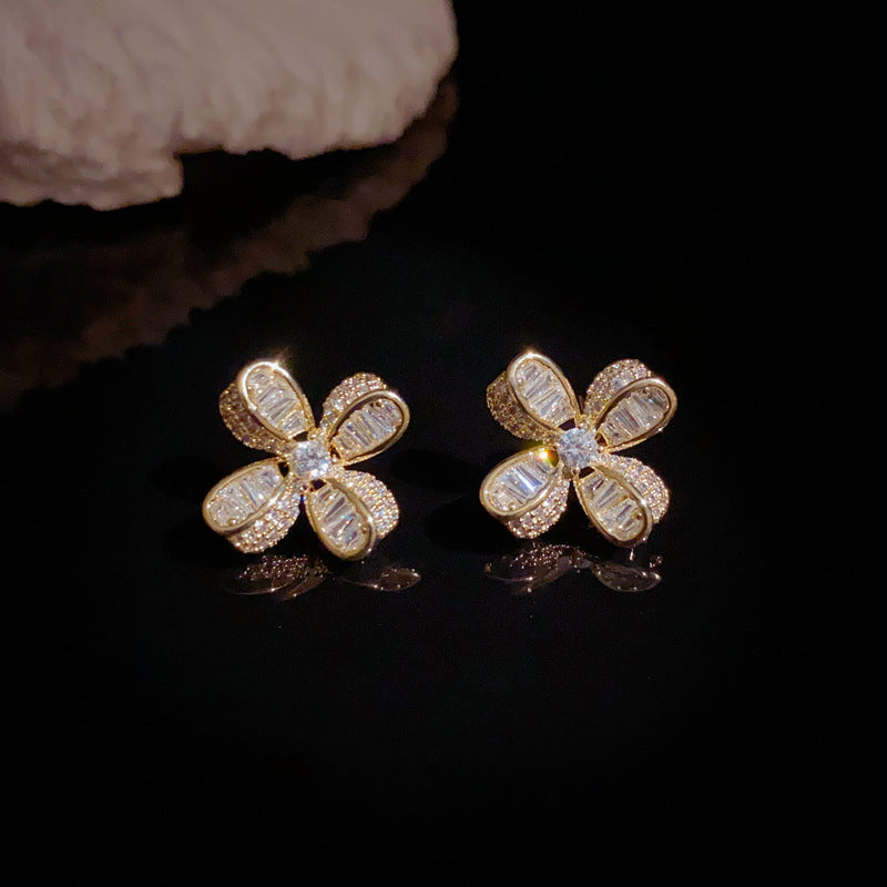 Luxury Full-Zircon Flower Stud Gold Earrings – Elegant Floral Design