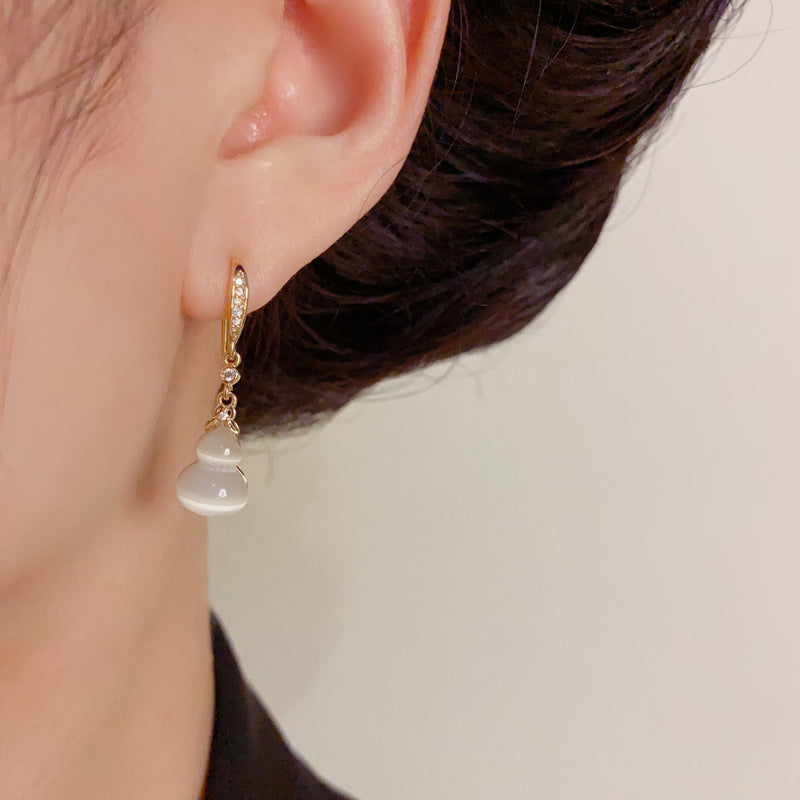 Luxury Cat's Eye Gourd Tassel Drop Gold Earrings – Elegant Design