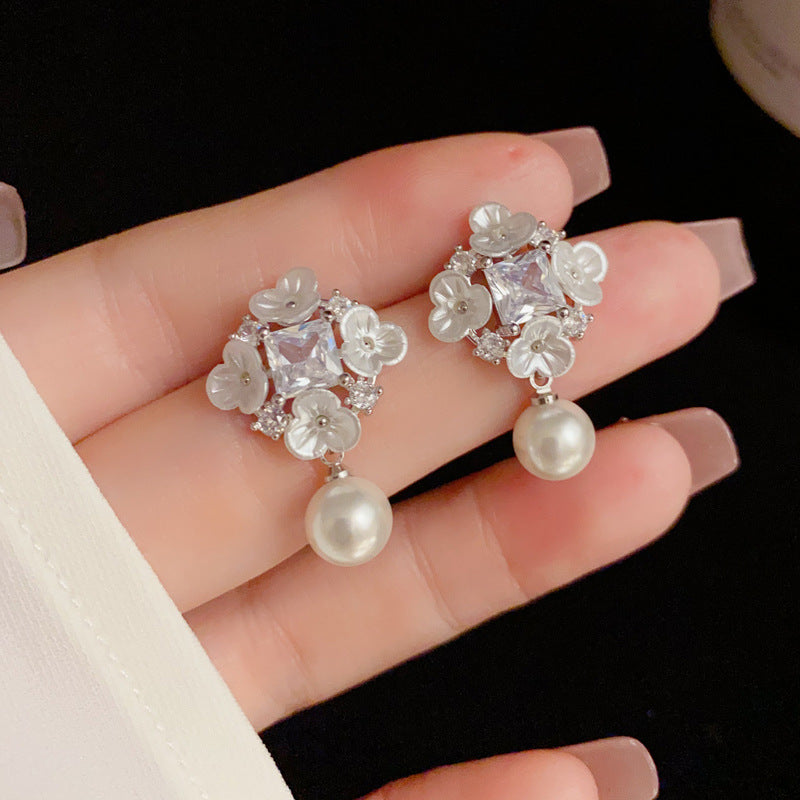 Minimalist Petal Zircon & Pearl Drop Earrings – Elegant Floral Design