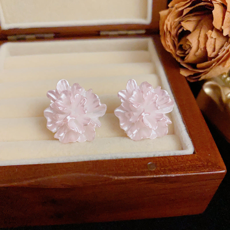 Luxury Iridescent Petal Stud Earrings – Elegant Floral Design