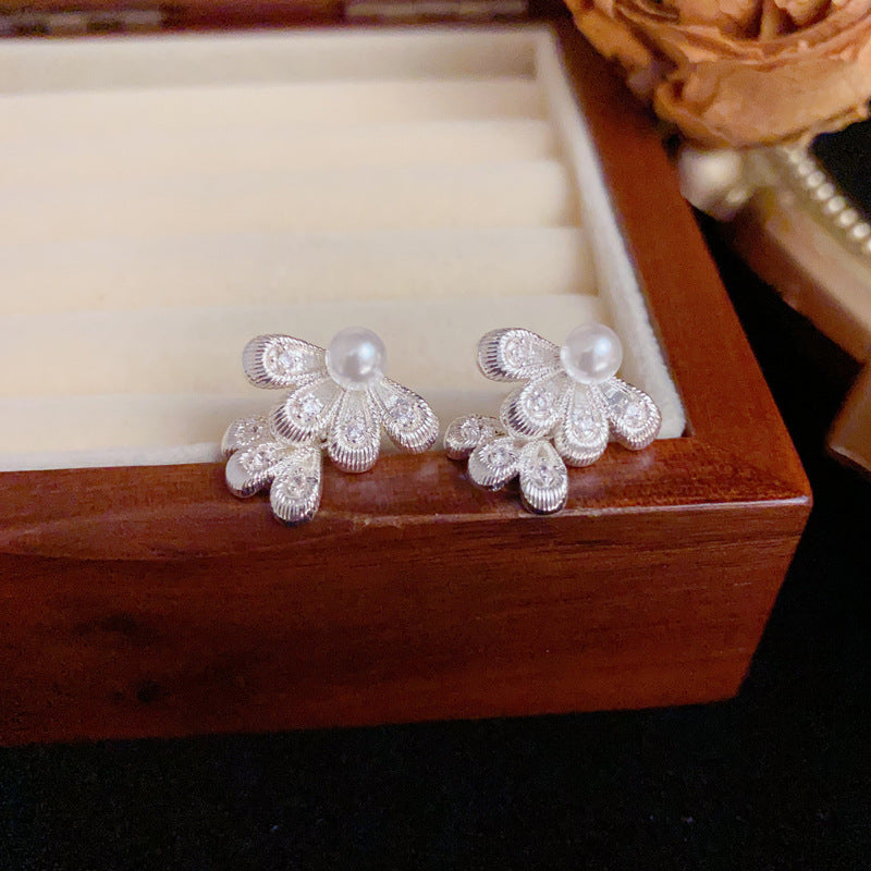 Elegant Pearl & Petal Drop Earrings – Silver Floral Design