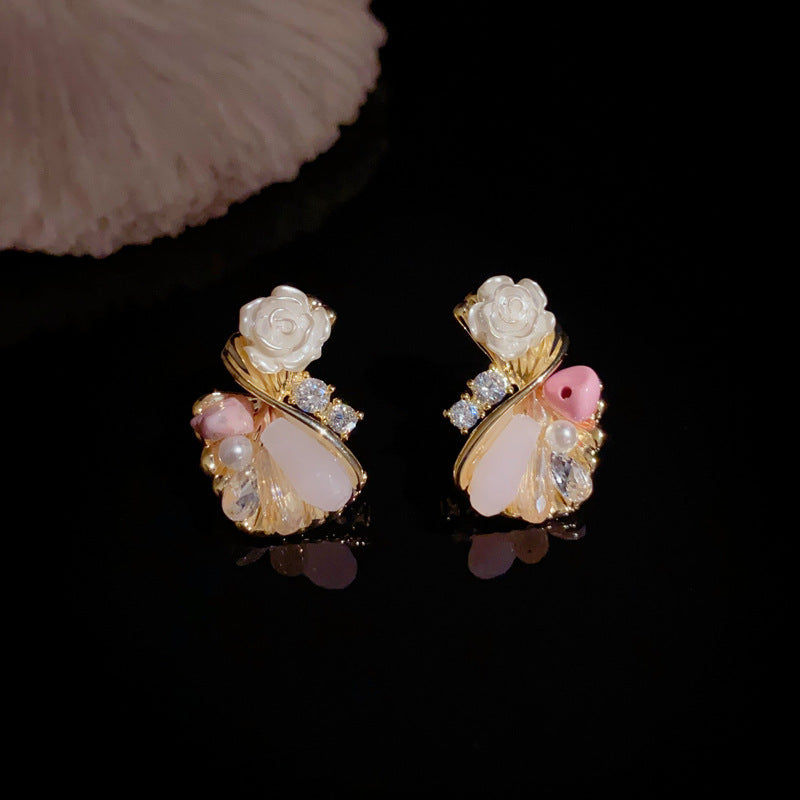 14K Gold Handcrafted Twisted Flower Stud Earrings – Floral Design