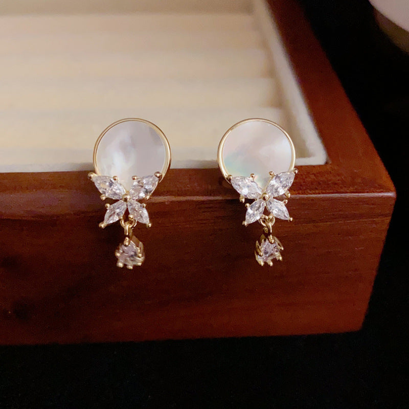 14K Gold Shell Zircon Butterfly Drop - Chic Elegance Design