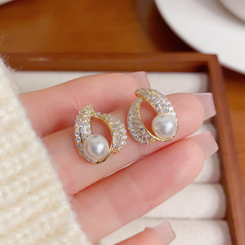 Elegant Zircon Geometric Pearl Stud Earring – French Minimalist Design