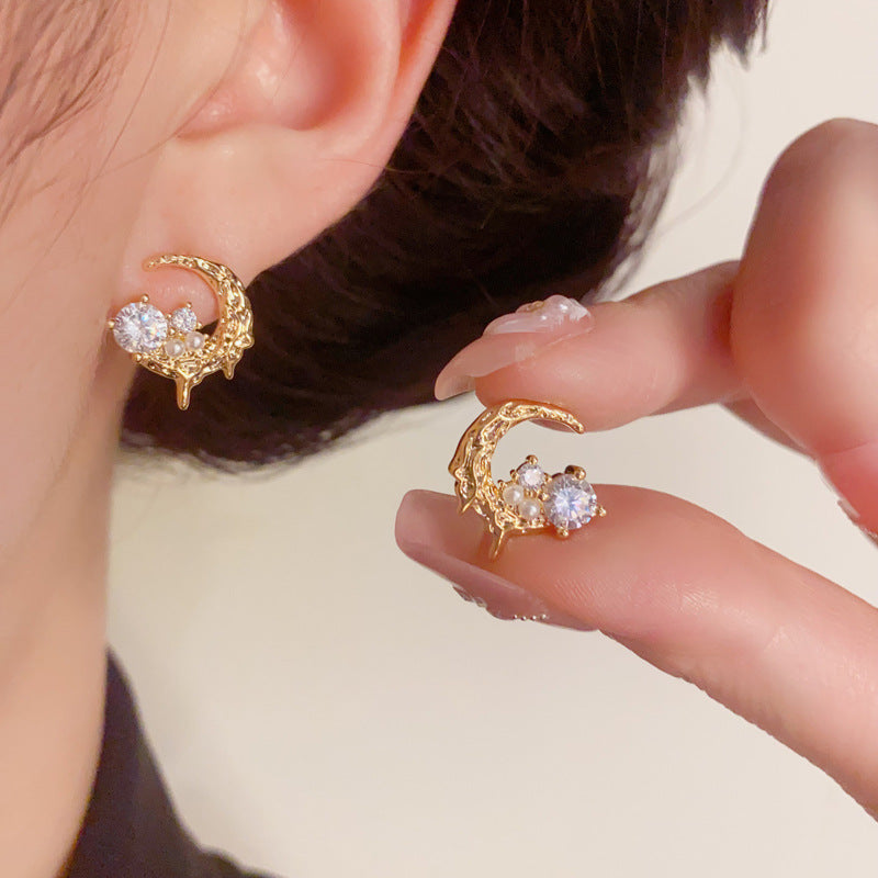 14K Gold Irregular Zircon Moon Stud Earrings – S925 Silver Needle