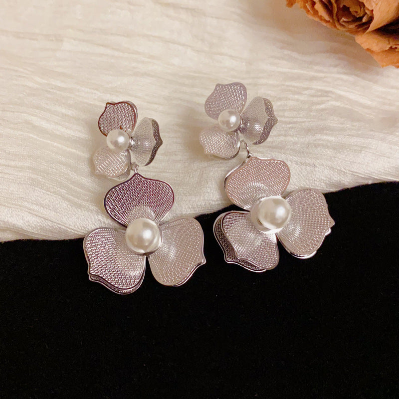 Luxury Metal Double-Layer Pearl & Flower Drop Earrings– Elegant Design
