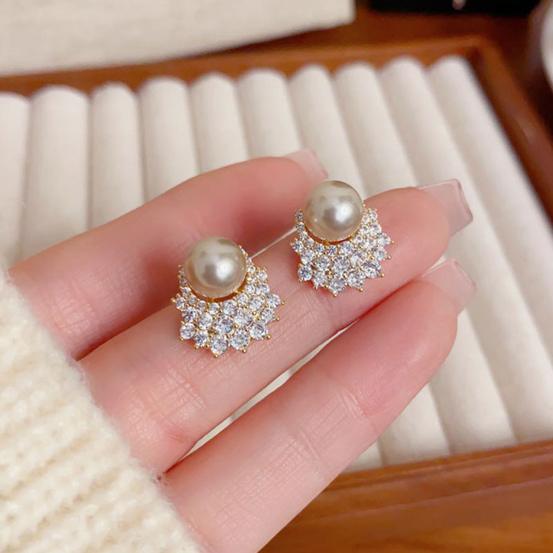 Elegant Zircon Pearl Petal Stud Earrings – Floral Geometric Design