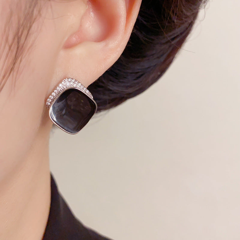 Elegant Zircon Drip-Oil Rhombus Stud Earrings – Geometric Design