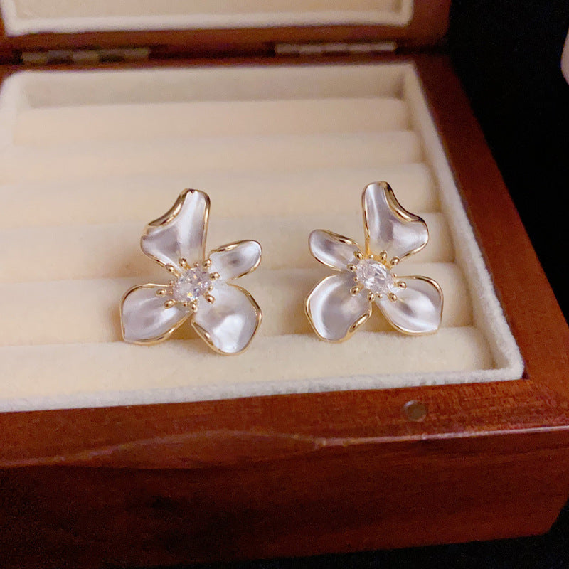 14K Gold Minimalist Enamel Flower Stud Earrings – Elegant Design