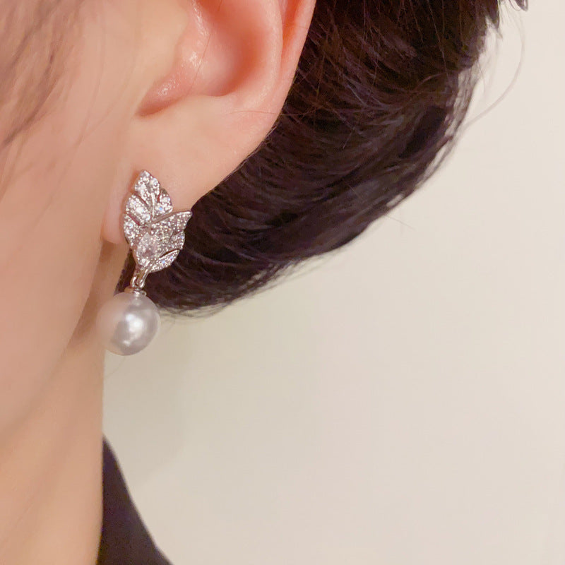 Luxury Full-Zircon Leaf & Pearl Drop Elegant Earrings – Floral Design