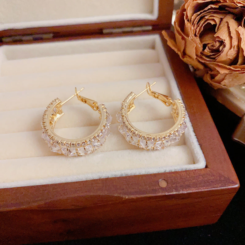 Luxury Zircon Geometric C-Shaped Hoop Earrings – Elegant Design