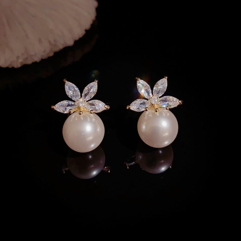 14K Gold-Plated Zircon Leaf Pearl Stud Earrings – Elegant Design