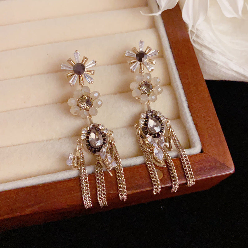 Luxury Petal Teardrop Chain Tassel Drop Earrings – Elegant Design