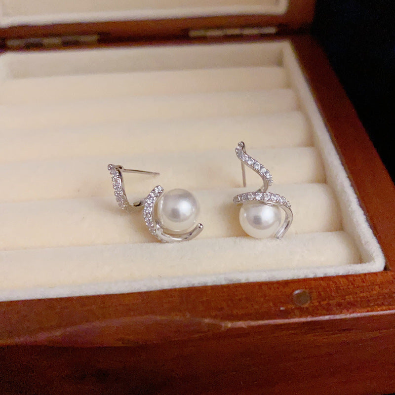 14K Gold Pearl Drop Earrings with Rhinestone Wrap – Elegant Design