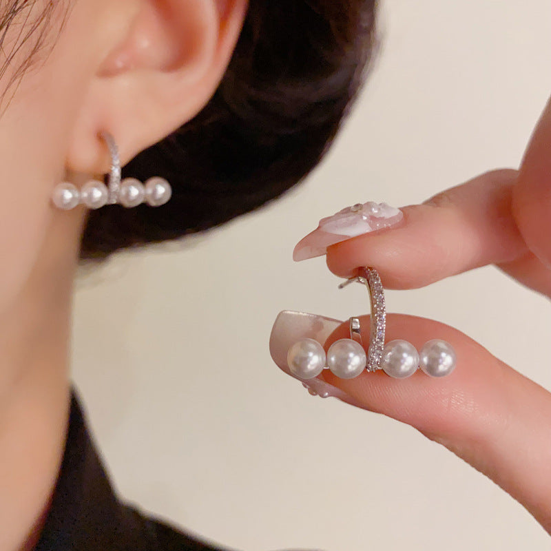 Luxury Horizontal Pearl Bar Earrings – Elegant Design