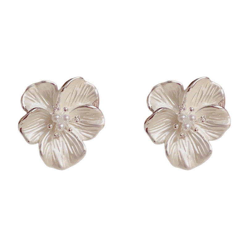 Enamel-Coated Metal Flower Stud Earrings – S925 Silver Floral Design