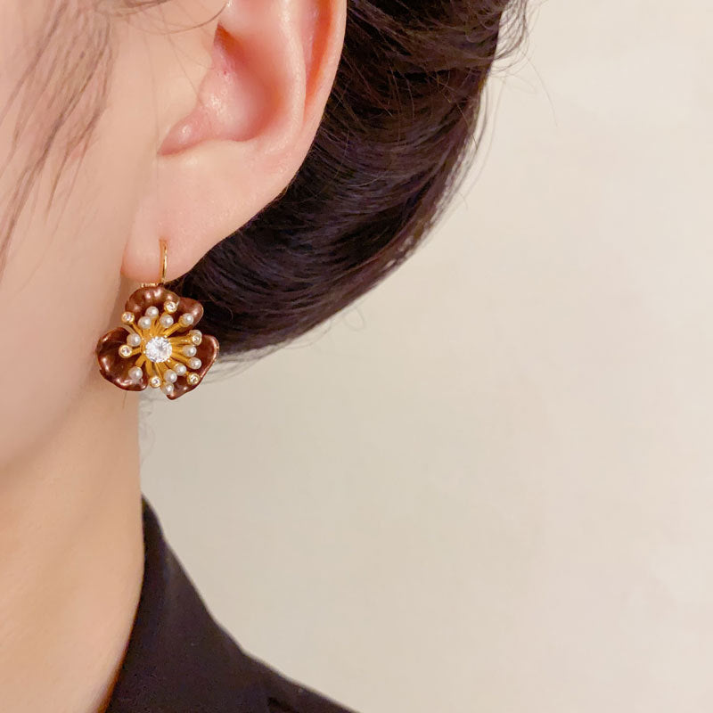 Elegant Zircon Pearl Petal Ear Cuff Earrings – Floral Design