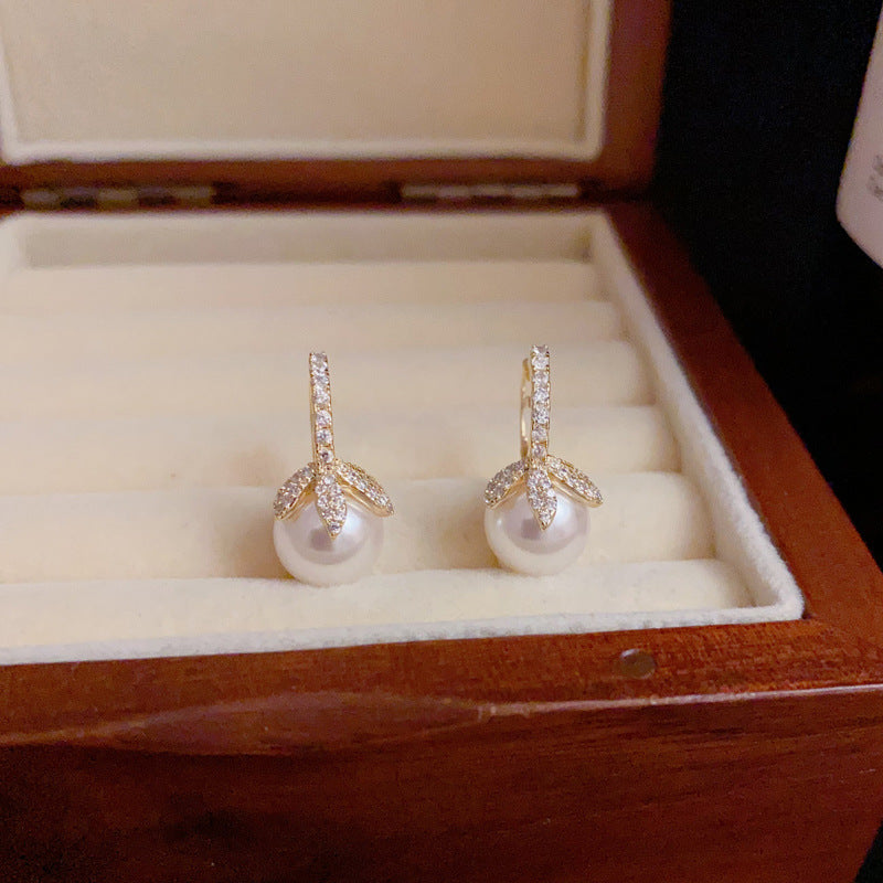 14K Gold Minimalist Zircon Leaf & Pearl Hoop Earrings – Elegant Design