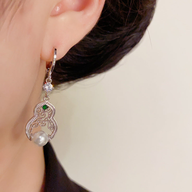 Elegant Openwork Gourd & Pearl Ear Cuff Earrings – Floral Design