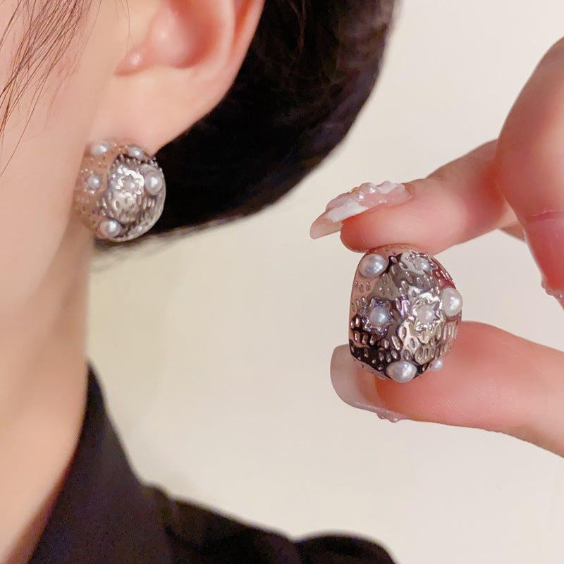 Elegant Pearl Metal Irregular Earrings – Geometric Design