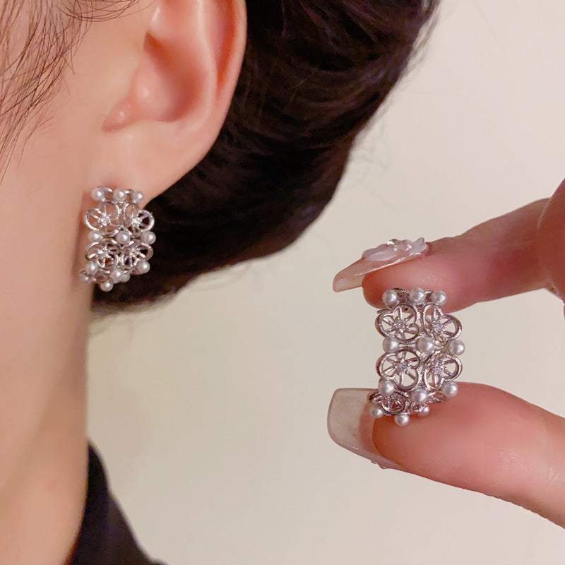 Elegant Pearl Openwork Petal Hoop Earrings – Floral Design