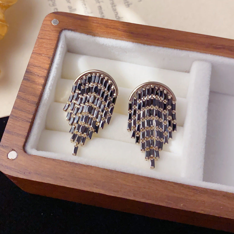 Luxury Full-Zircon Geometric Tassel Drop Earrings – Elegant Design