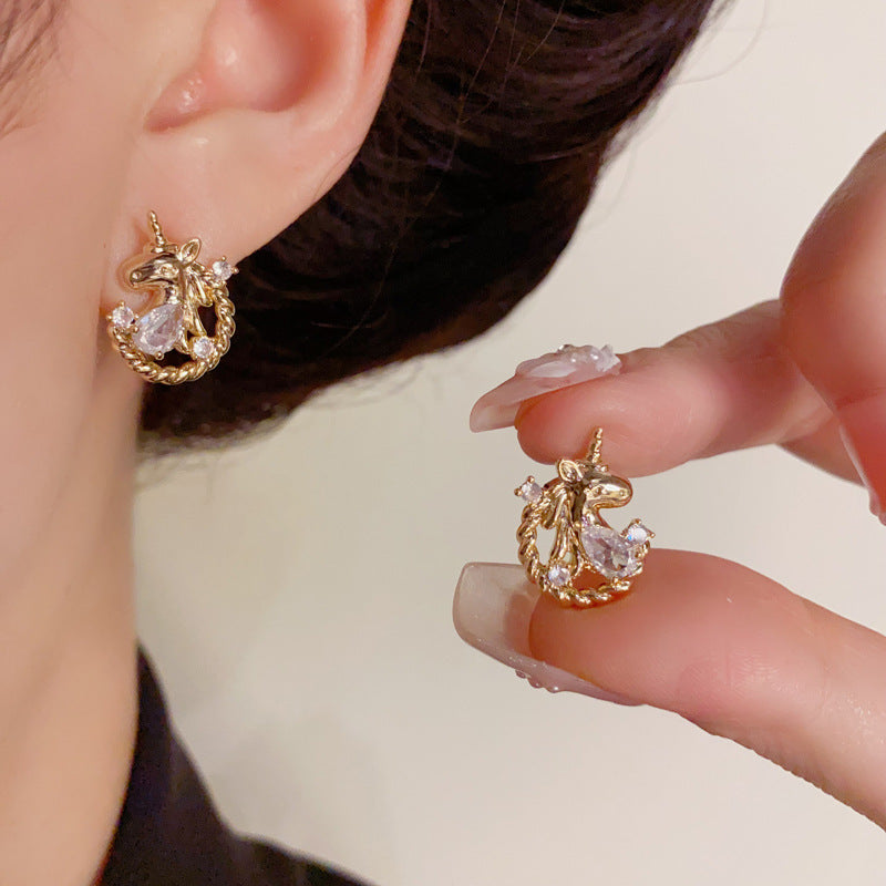 Luxury Zircon Wooden Horse Stud Gold Earrings – Elegant Design