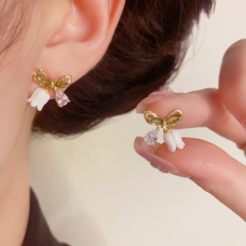 14K Gold-Plated Luxury Bow & Flower Stud Earrings – Elegant Design