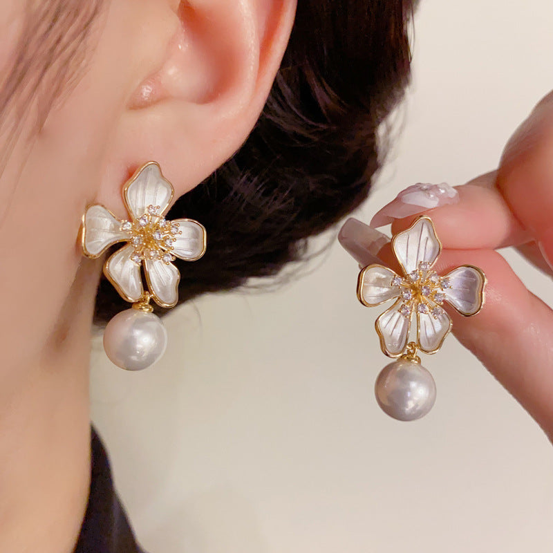 14K Gold-Plated Flower Drop Pearl Earrings – Elegant Minimalist Design