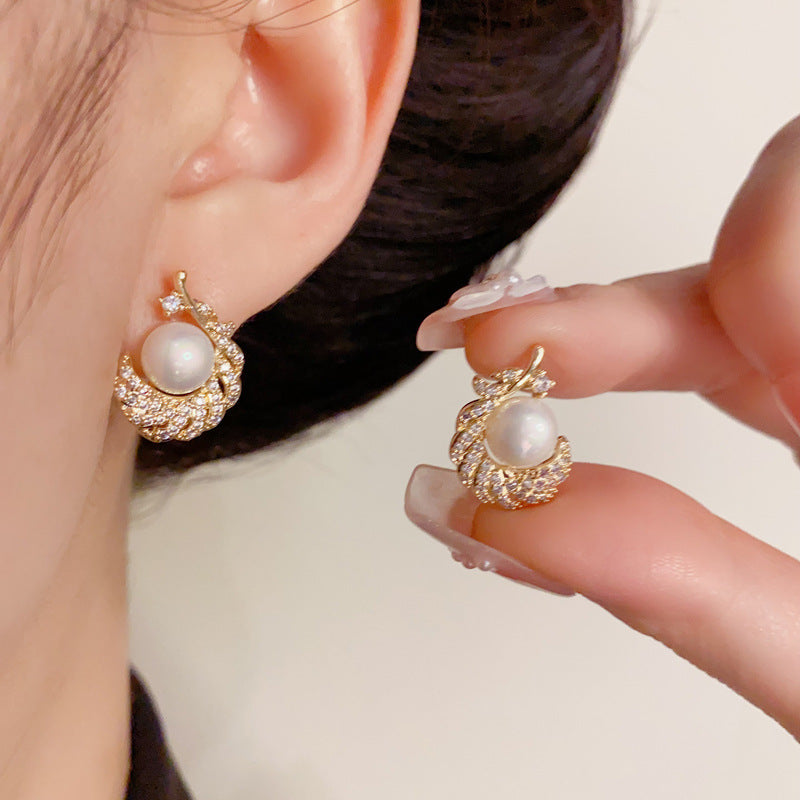 14K Gold-Plated Feather Pearl Stud Earrings – Delicate & Shiny Design