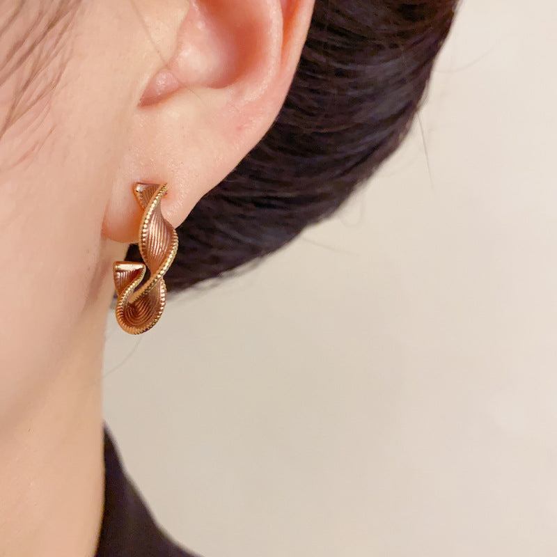 Luxury Twisted Rope Hoop Elegant Earrings – French Retro Design