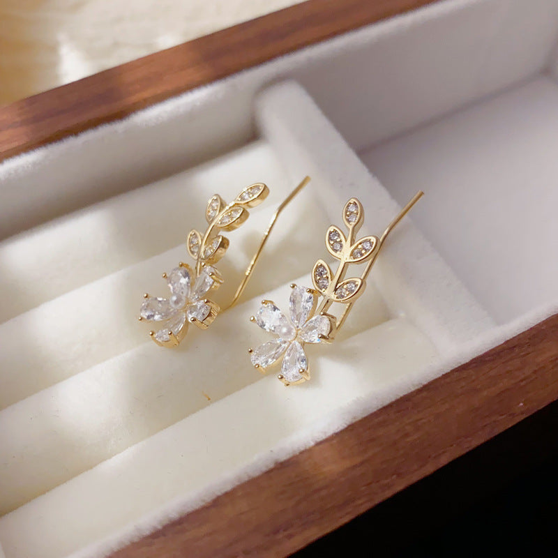 Luxury Full-Zircon Leaf Petal Ear Climber Earrings – Floral Design